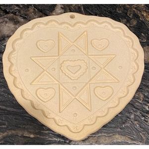 Pampered Chef 1993 stoneware Homespun Heart Cookie Mold